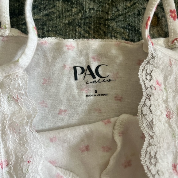 Cropped ditsy floral tank top - Picture 3 of 3